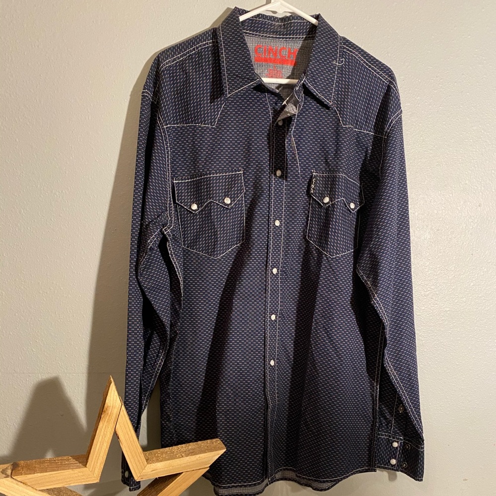 New with tags Cinch button up shirt